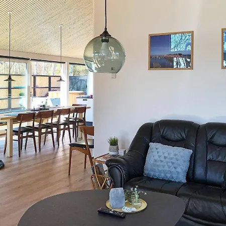 Casa vacanze 9 Person Holiday In L S
